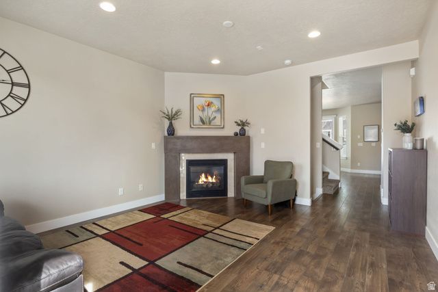 6891 S SUZANNE DR, Midvale, UT 84047