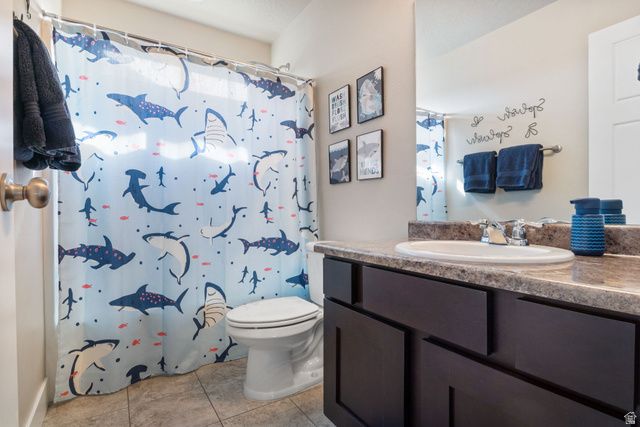 6891 S SUZANNE DR, Midvale, UT 84047