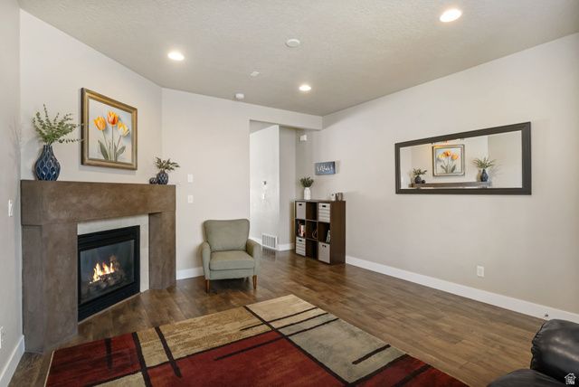 6891 S SUZANNE DR, Midvale, UT 84047