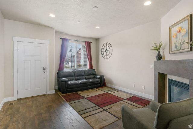 6891 S SUZANNE DR, Midvale, UT 84047