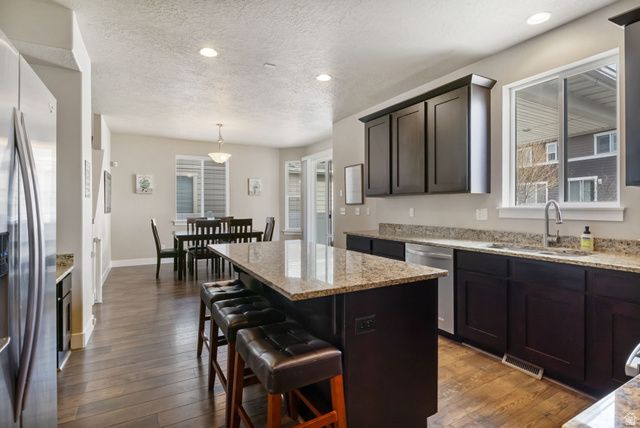 6891 S SUZANNE DR, Midvale, UT 84047