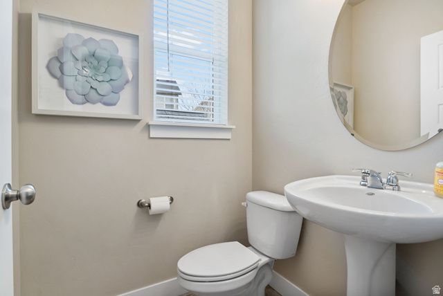 6891 S SUZANNE DR, Midvale, UT 84047