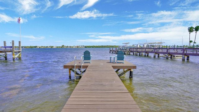 631 Lakeside Harbor, Boynton Beach, FL 33435