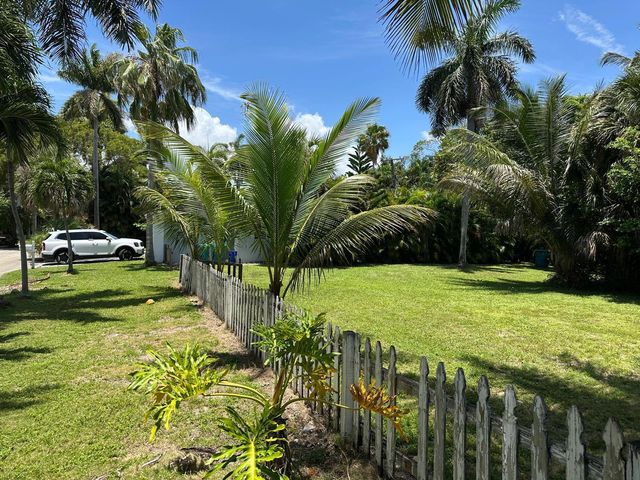 631 Lakeside Harbor, Boynton Beach, FL 33435