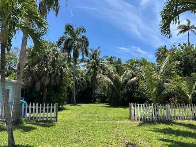 631 Lakeside Harbor, Boynton Beach, FL 33435