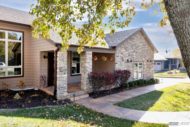 15764 Hartman Avenue, Omaha, NE 68116