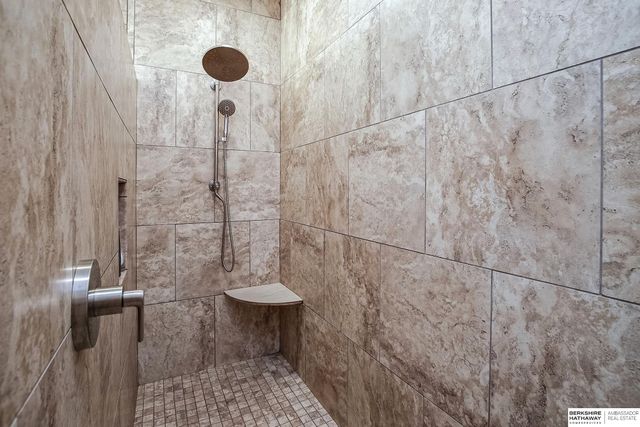 15764 Hartman Avenue, Omaha, NE 68116