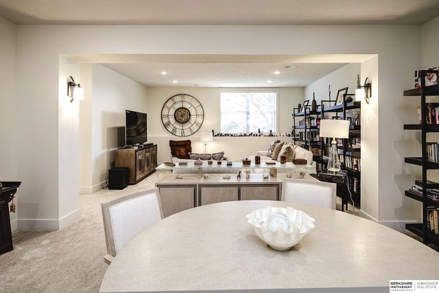 15764 Hartman Avenue, Omaha, NE 68116