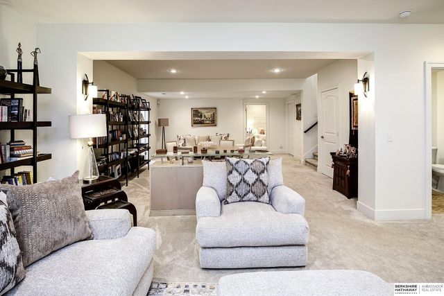 15764 Hartman Avenue, Omaha, NE 68116