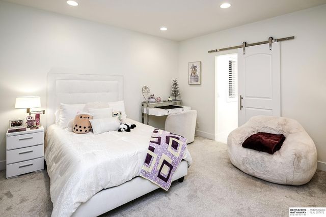 15764 Hartman Avenue, Omaha, NE 68116