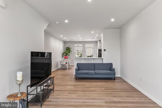 24 SIDNEY LN, Stratford, NJ 08084