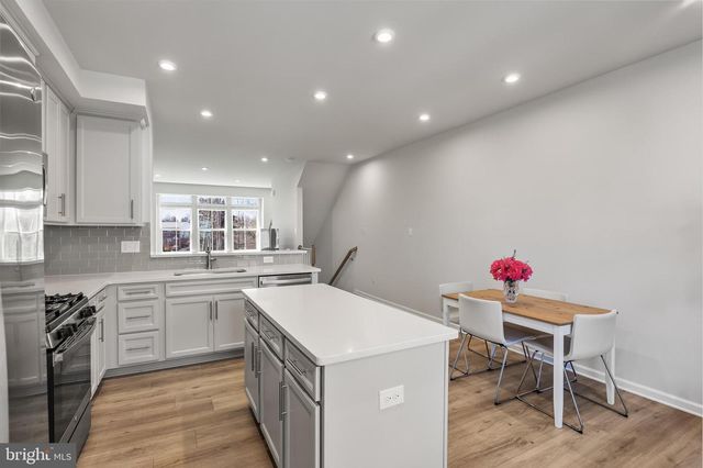 24 SIDNEY LN, Stratford, NJ 08084