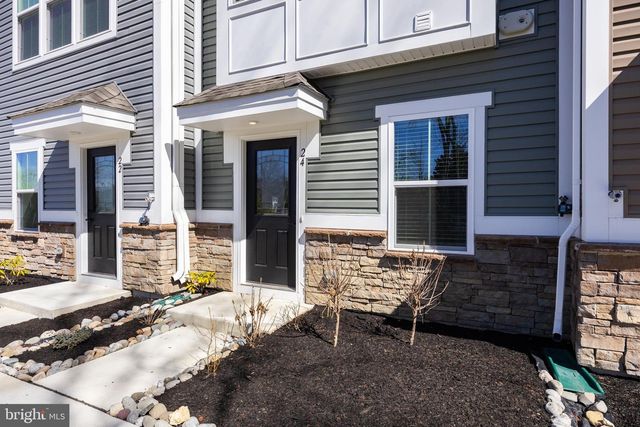 24 SIDNEY LN, Stratford, NJ 08084