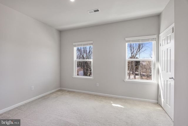 24 SIDNEY LN, Stratford, NJ 08084