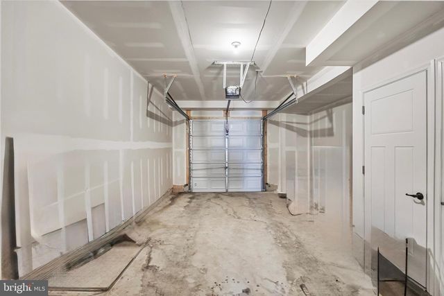 24 SIDNEY LN, Stratford, NJ 08084