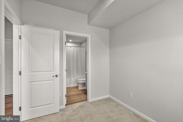 24 SIDNEY LN, Stratford, NJ 08084