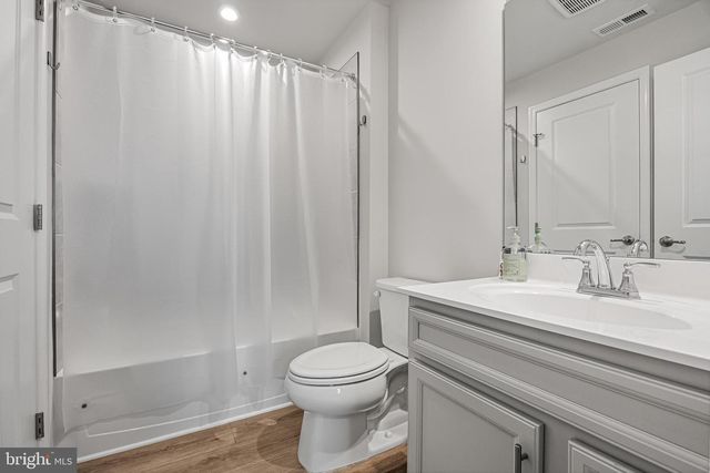 24 SIDNEY LN, Stratford, NJ 08084