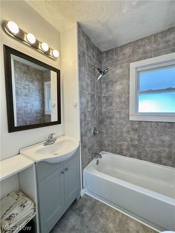 1670 Williams Street, Cuyahoga Falls, OH 44221