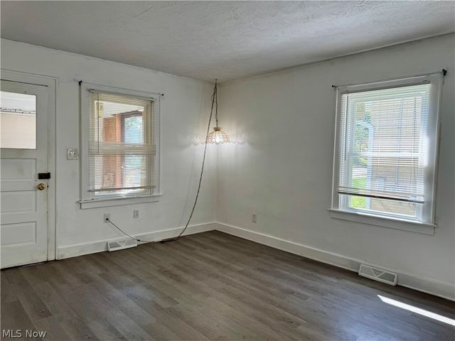 1670 Williams Street, Cuyahoga Falls, OH 44221