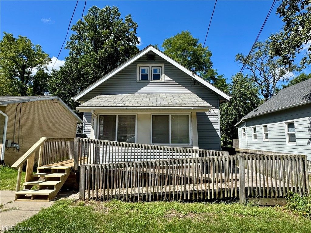 1670 Williams Street, Cuyahoga Falls, OH 44221
