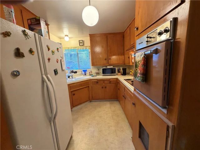 919 N Minter Street B, Santa Ana, CA 92701