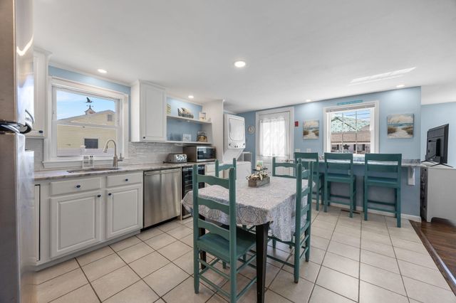 296 Seacoast Shores Boulevard, Teaticket, MA 02536