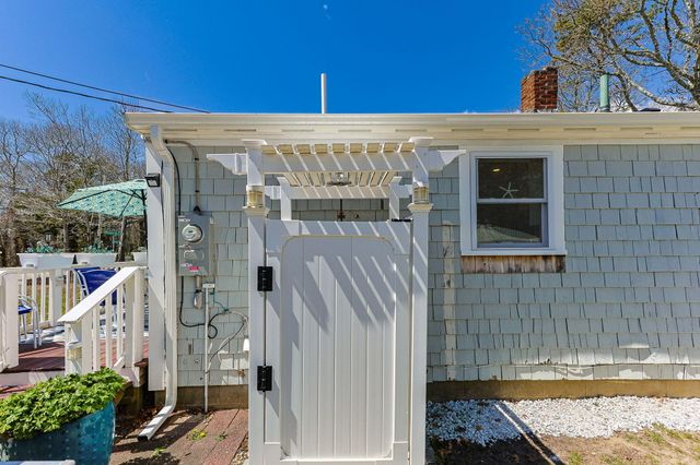 296 Seacoast Shores Boulevard, Teaticket, MA 02536