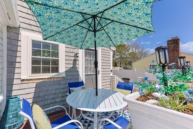296 Seacoast Shores Boulevard, Teaticket, MA 02536