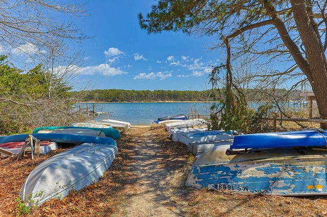 296 Seacoast Shores Boulevard, Teaticket, MA 02536