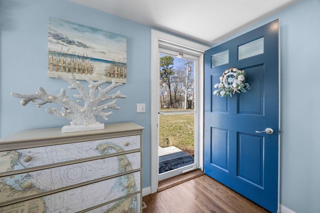 296 Seacoast Shores Boulevard, Teaticket, MA 02536