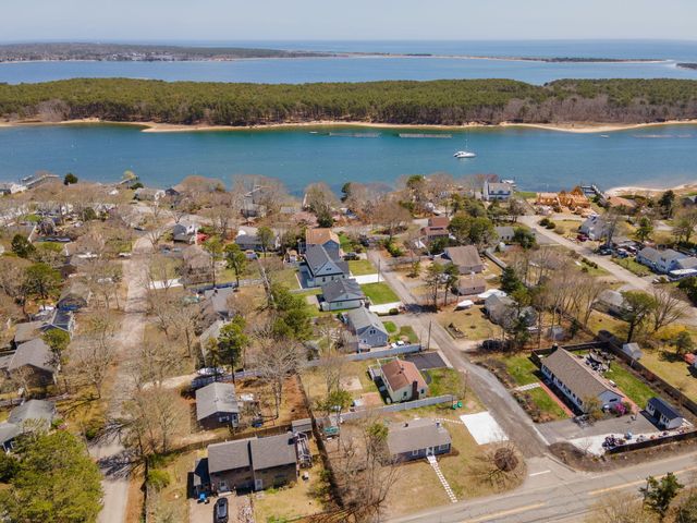 296 Seacoast Shores Boulevard, Teaticket, MA 02536