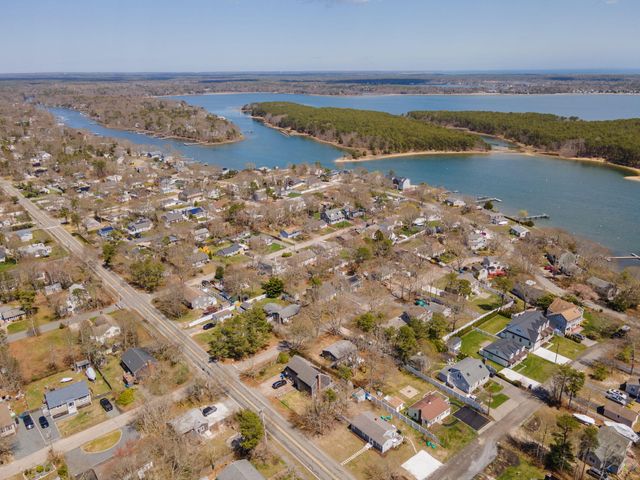 296 Seacoast Shores Boulevard, Teaticket, MA 02536