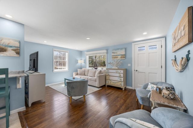 296 Seacoast Shores Boulevard, Teaticket, MA 02536