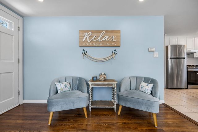 296 Seacoast Shores Boulevard, Teaticket, MA 02536