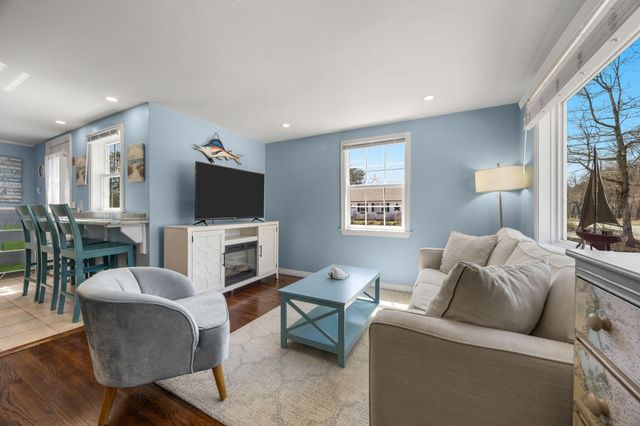 296 Seacoast Shores Boulevard, Teaticket, MA 02536