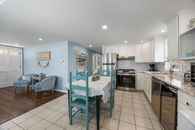 296 Seacoast Shores Boulevard, Teaticket, MA 02536