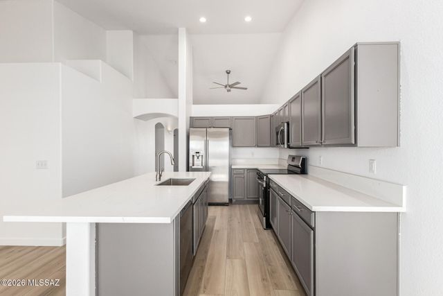 9086 E La Palma Drive, Tucson, AZ 85747