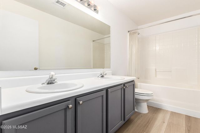 9086 E La Palma Drive, Tucson, AZ 85747