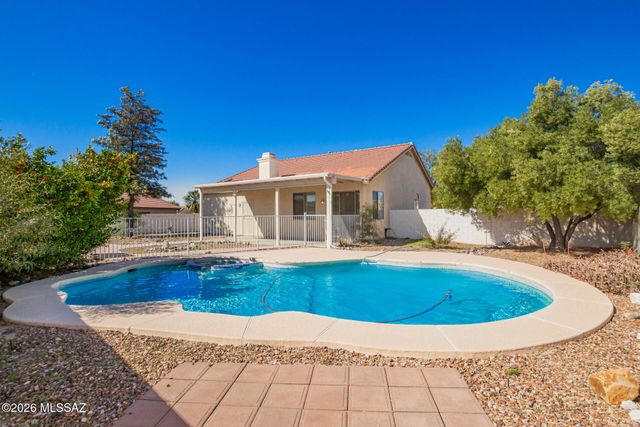 9086 E La Palma Drive, Tucson, AZ 85747