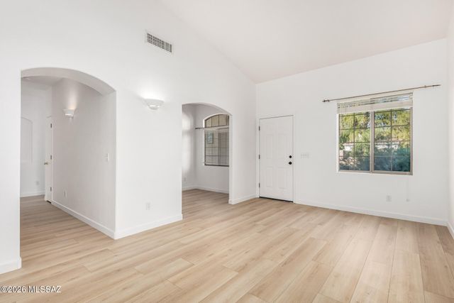 9086 E La Palma Drive, Tucson, AZ 85747