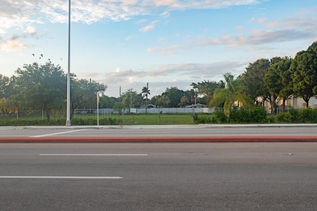 3431 LAKE WORTH Road, Palm Springs, FL 33461