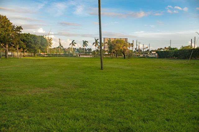 3431 LAKE WORTH Road, Palm Springs, FL 33461