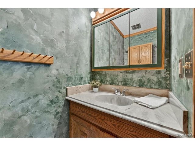 2615 S Peoria St, Aurora, CO 80014