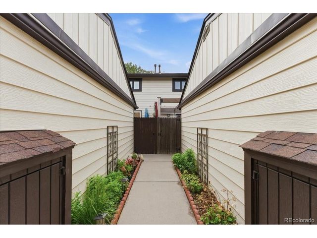 2615 S Peoria St, Aurora, CO 80014