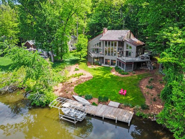 1843 Timber Trail Drive SE, Ada, MI 49301