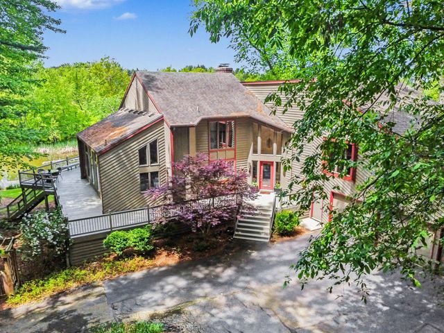 1843 Timber Trail Drive SE, Ada, MI 49301