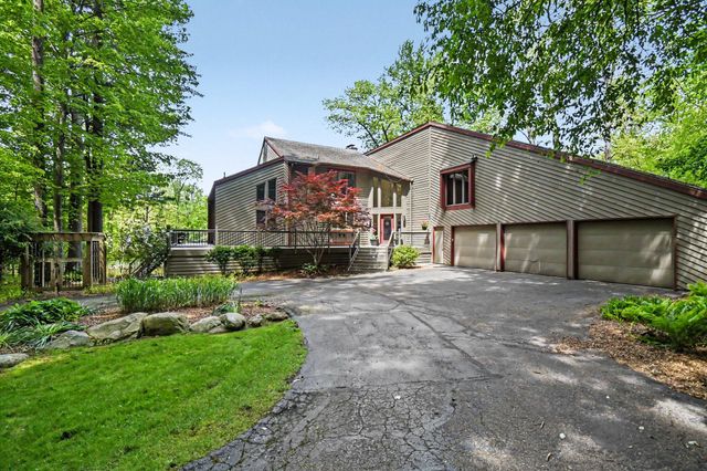 1843 Timber Trail Drive SE, Ada, MI 49301
