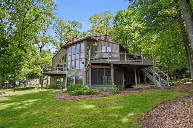 1843 Timber Trail Drive SE, Ada, MI 49301