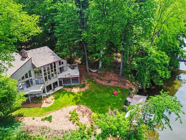 1843 Timber Trail Drive SE, Ada, MI 49301