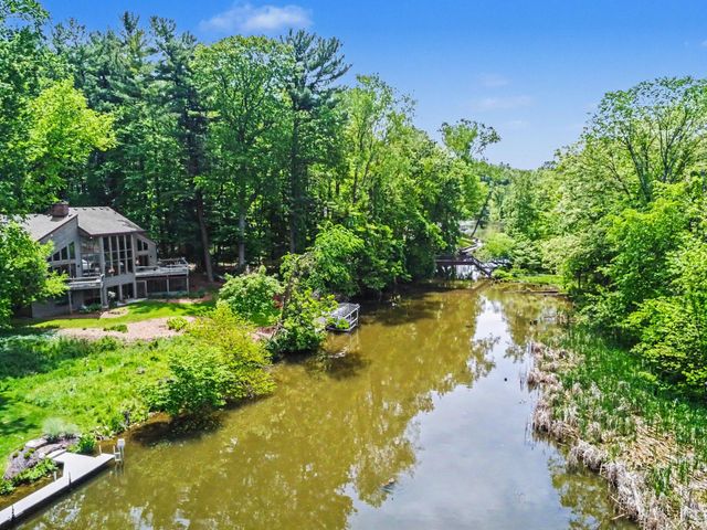 1843 Timber Trail Drive SE, Ada, MI 49301